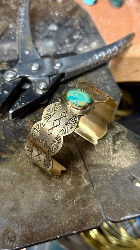 Pulsera Latón Grabados y turquesa
