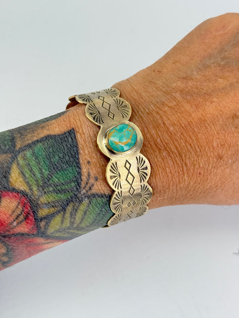 Pulsera Latón Grabados y turquesa