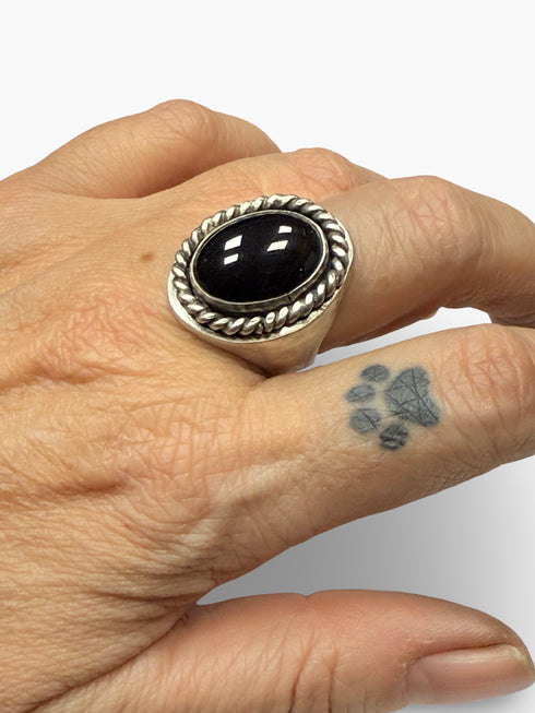 Anillo Sello Ovalado con Piedra