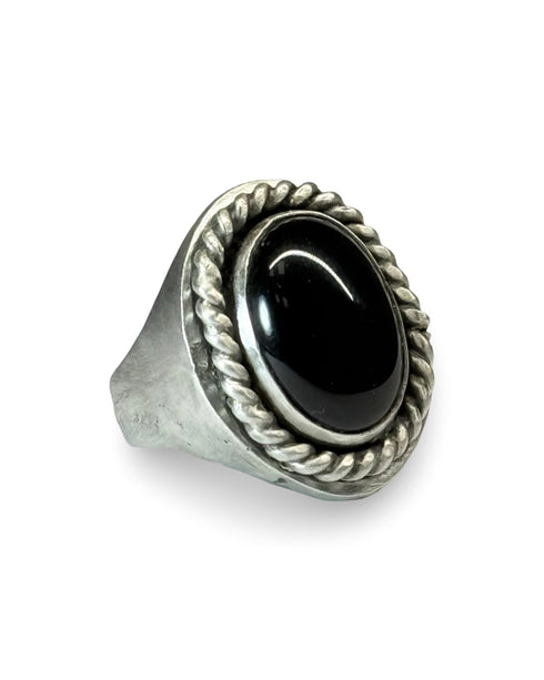 Anillo Sello Ovalado con Piedra