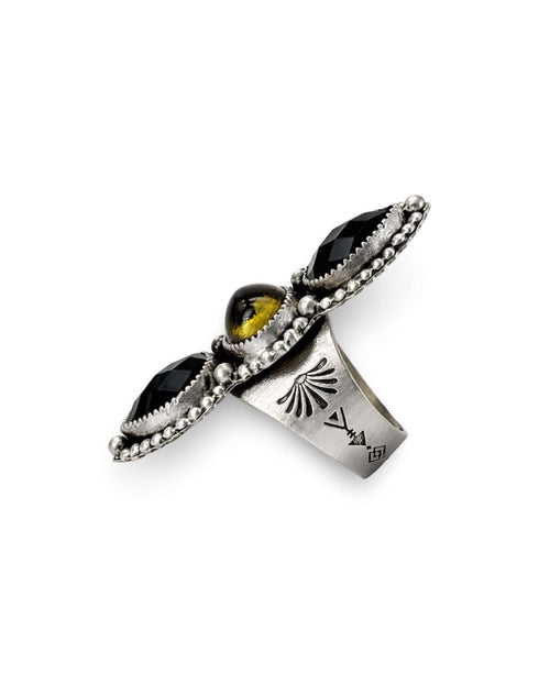 TRIO Ring – Carved Amber and Onyx