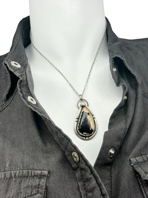 Colgante de Petrified Palm Wood