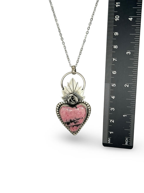 Colgante Corazón Rodonita con Rosa y Llama