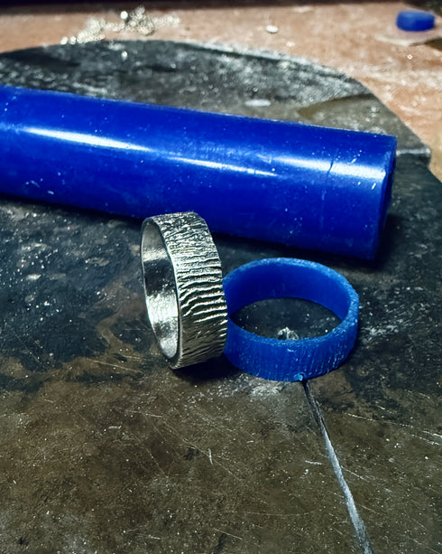 Diseña tu anillo en cera · crea tu joya en plata