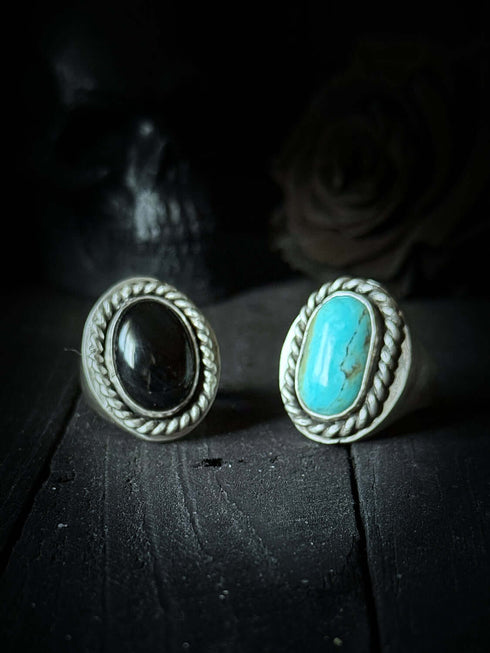 Anillo Sello Ovalado con Piedra