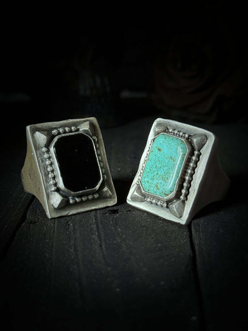 Anillo Sello Rectangular con Piedra