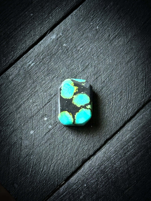 Anillo Sello Rectangular con Piedra