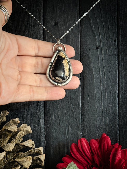 Colgante de Madera de Palma Petrificada