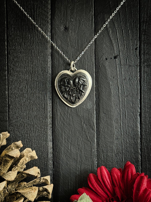 Colgante Corazon Skull and Roses