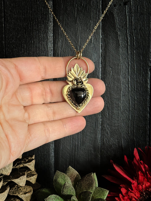 Colgante Corazón Dorado Llamas Onix