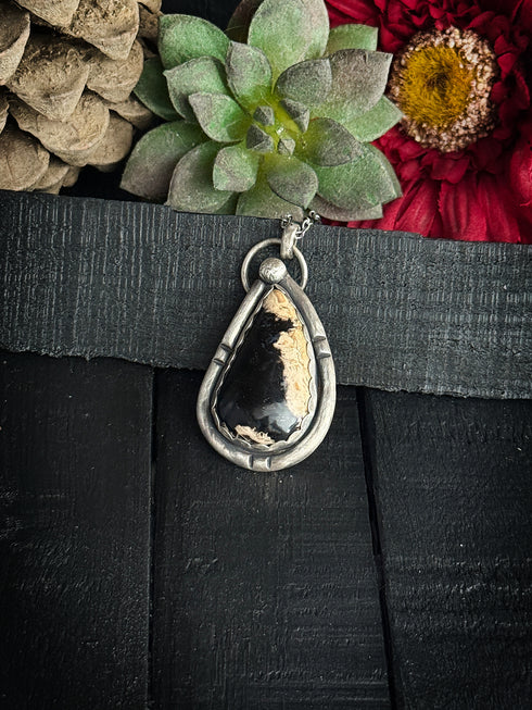 Colgante de Madera de Palma Petrificada