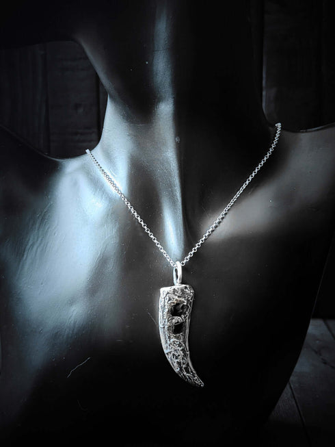 Colgante Colmillo Stone Broken