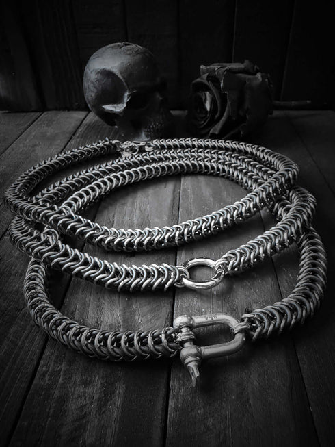 Elastic Tubular Choker with Clasp