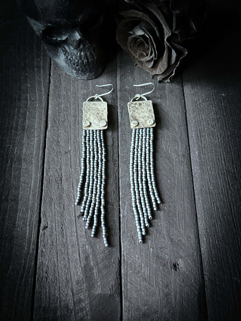 Seeds Silver Screw Earrings